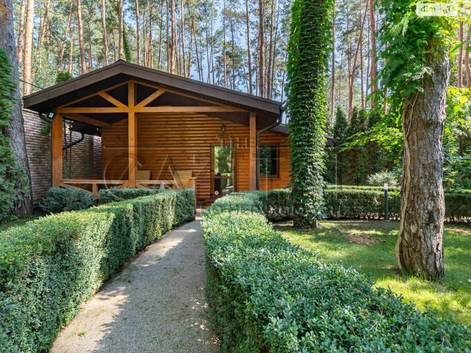 двухэтажный дом с гаражом, 845 кв. м, кирпич. Продажа в Стоянке фото 1 двухэтажный дом с гаражом, 845 кв. м, кирпич. Продажа в Стоянке фото 1