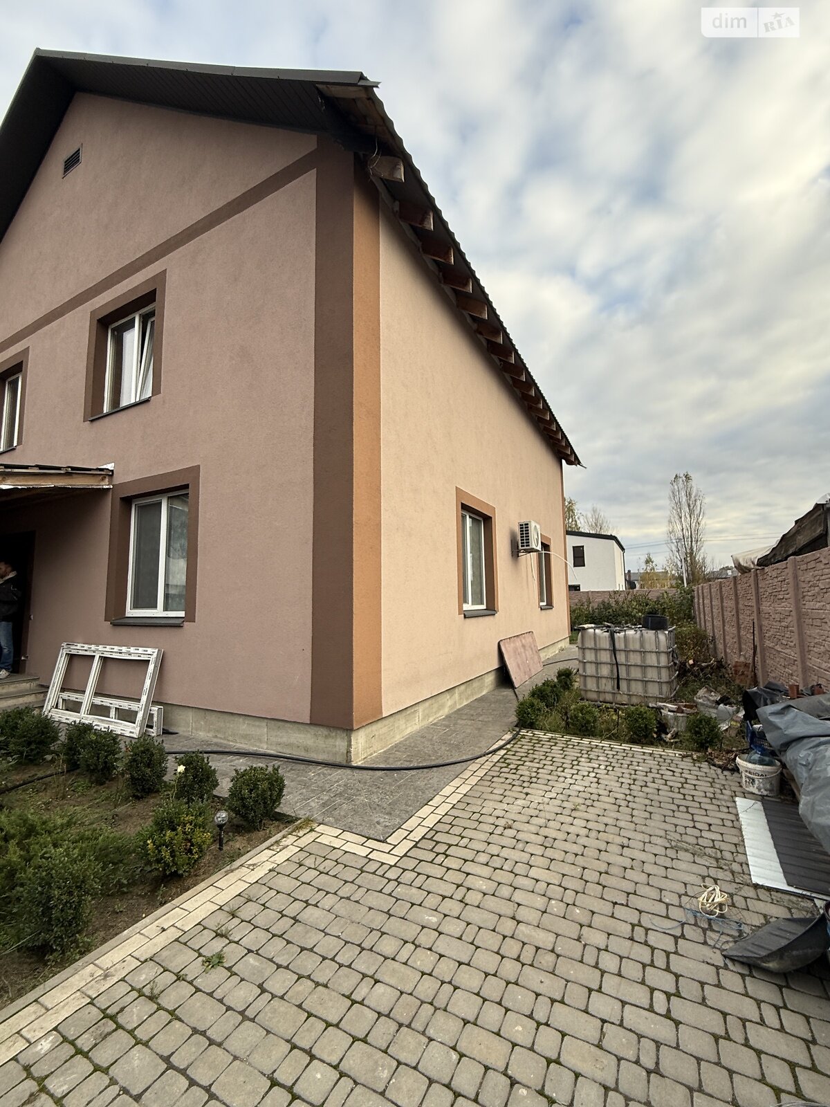 двоповерховий будинок з гаражем, 220 кв. м, цегла. Продаж у Стоянці фото 1 двоповерховий будинок з гаражем, 220 кв. м, цегла. Продаж у Стоянці фото 1