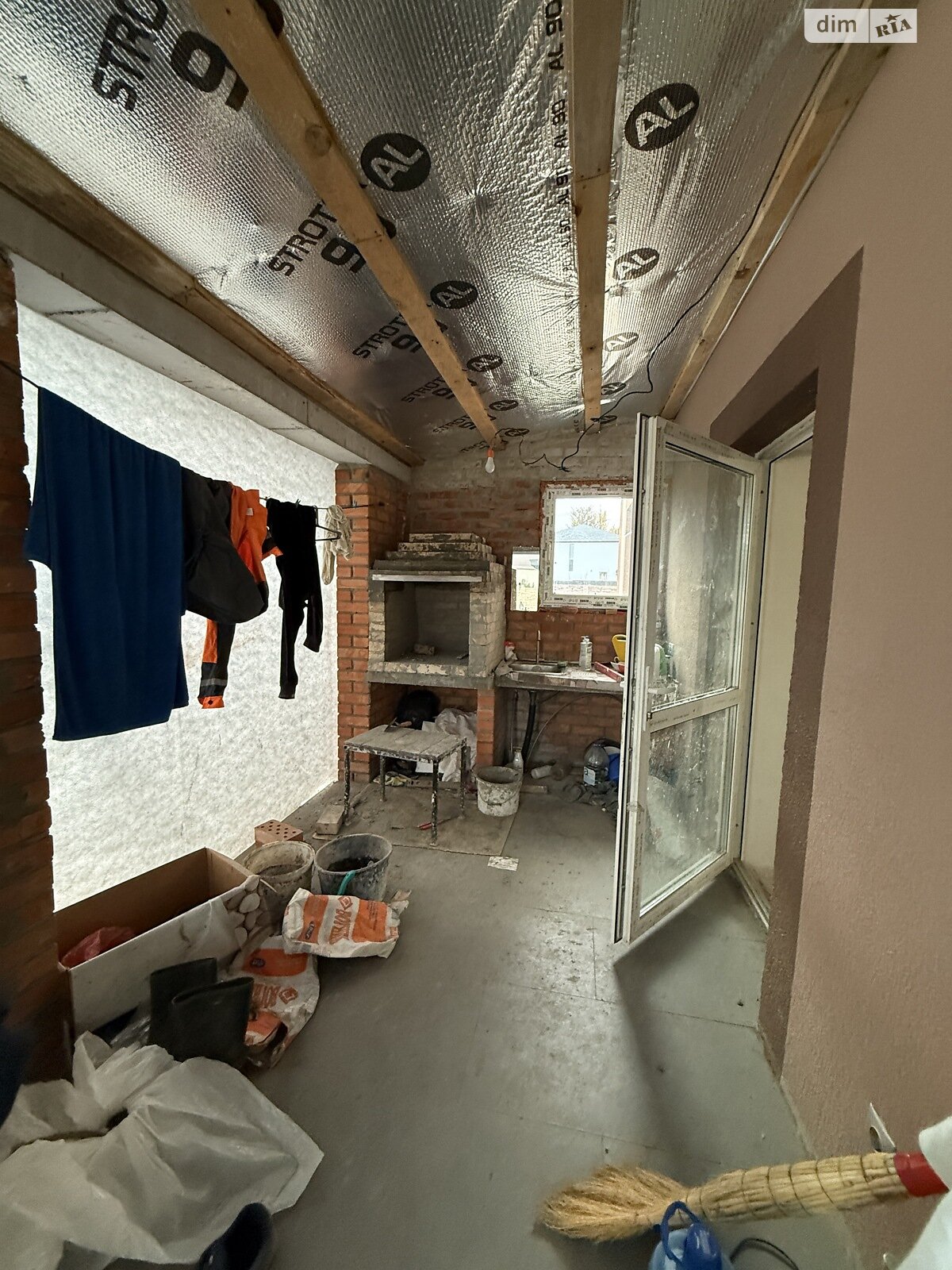 двухэтажный дом с гаражом, 200 кв. м, кирпич. Продажа в Стоянке фото 1