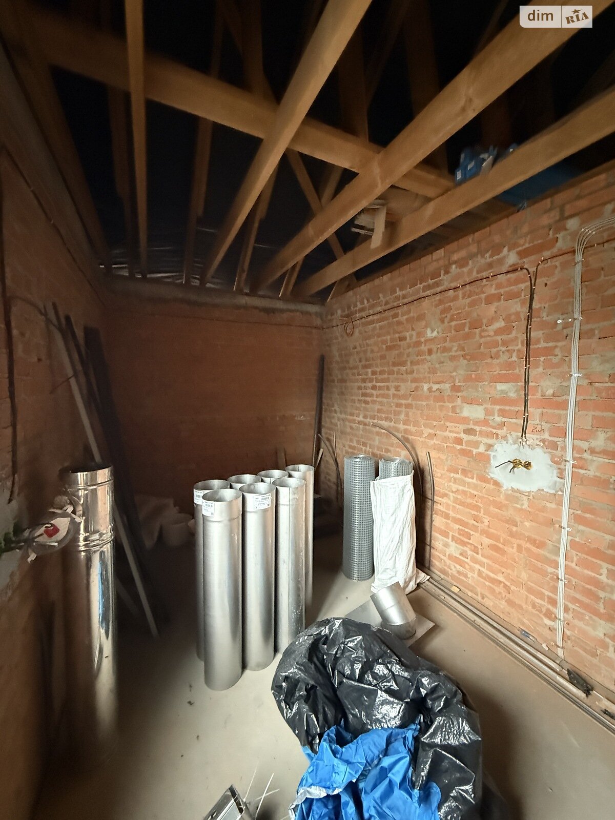 двухэтажный дом с гаражом, 200 кв. м, кирпич. Продажа в Стоянке фото 1