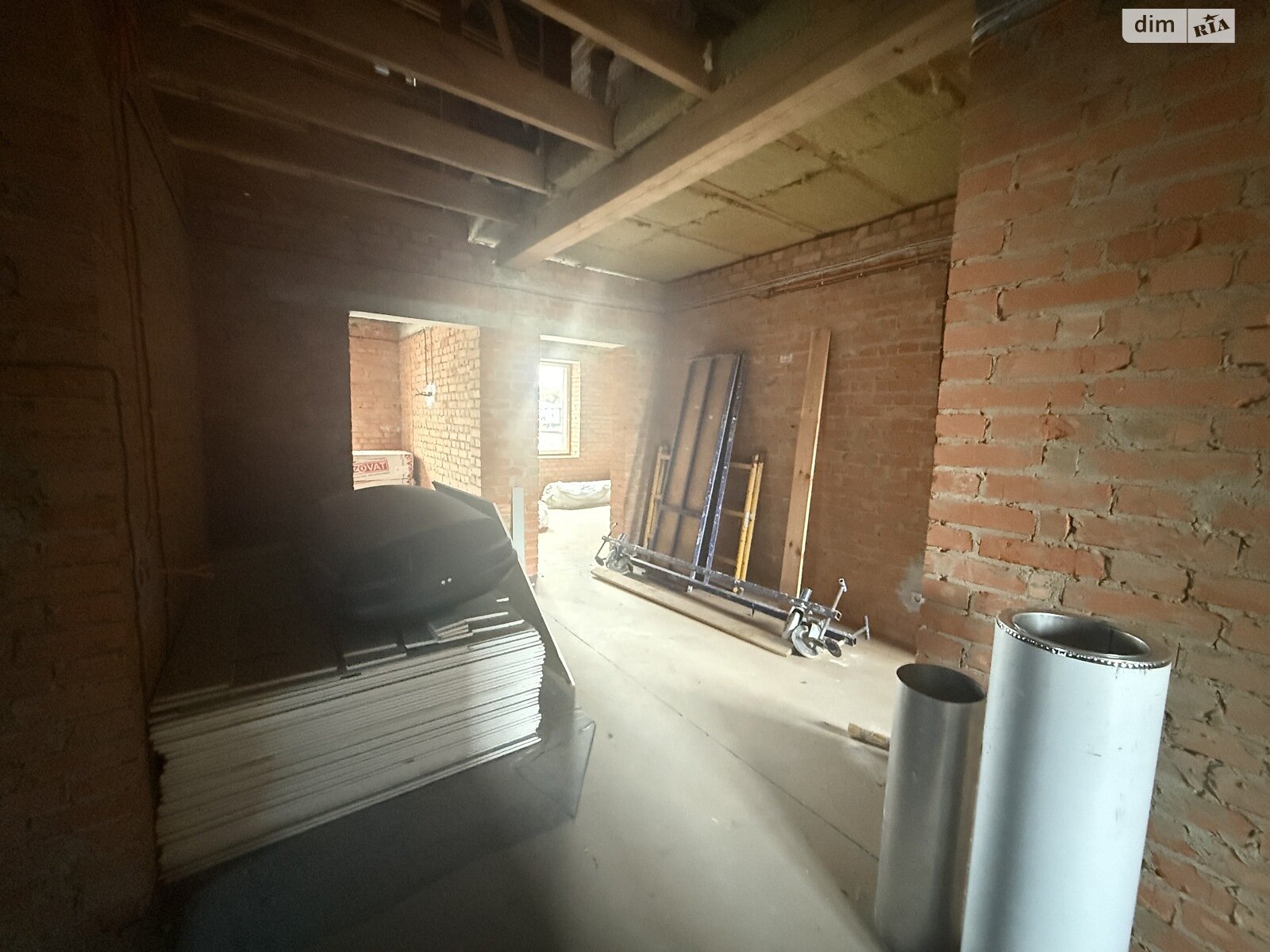 двухэтажный дом с гаражом, 200 кв. м, кирпич. Продажа в Стоянке фото 1