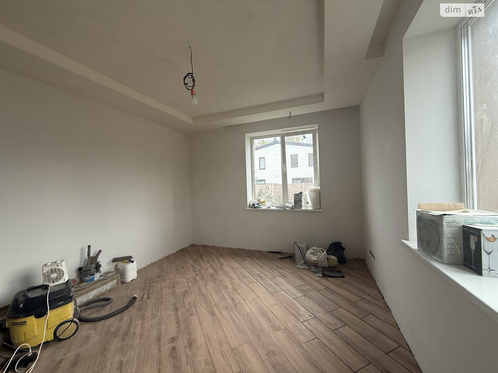 двухэтажный дом с гаражом, 200 кв. м, кирпич. Продажа в Стоянке фото 1