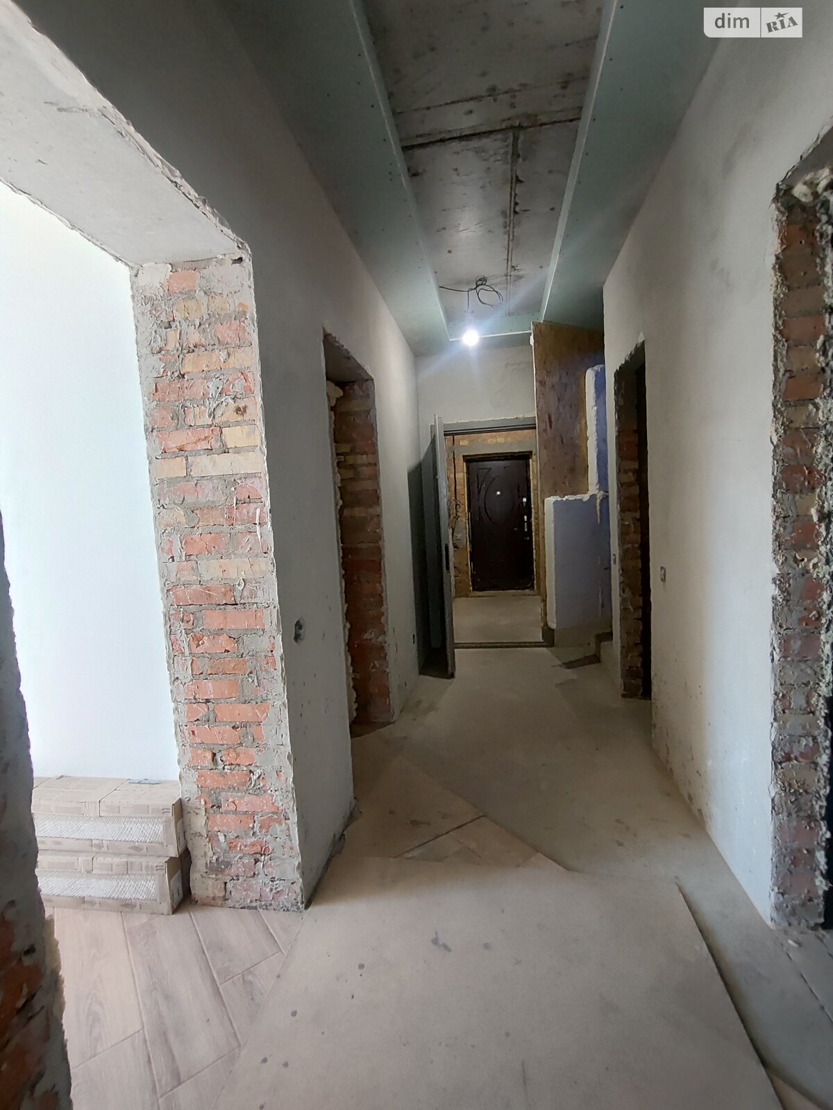 двухэтажный дом с гаражом, 200 кв. м, кирпич. Продажа в Стоянке фото 1