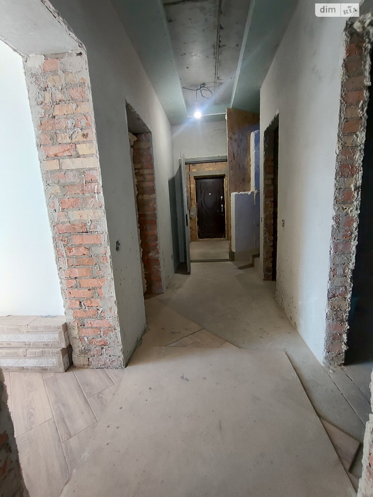 двухэтажный дом с гаражом, 200 кв. м, кирпич. Продажа в Стоянке фото 1