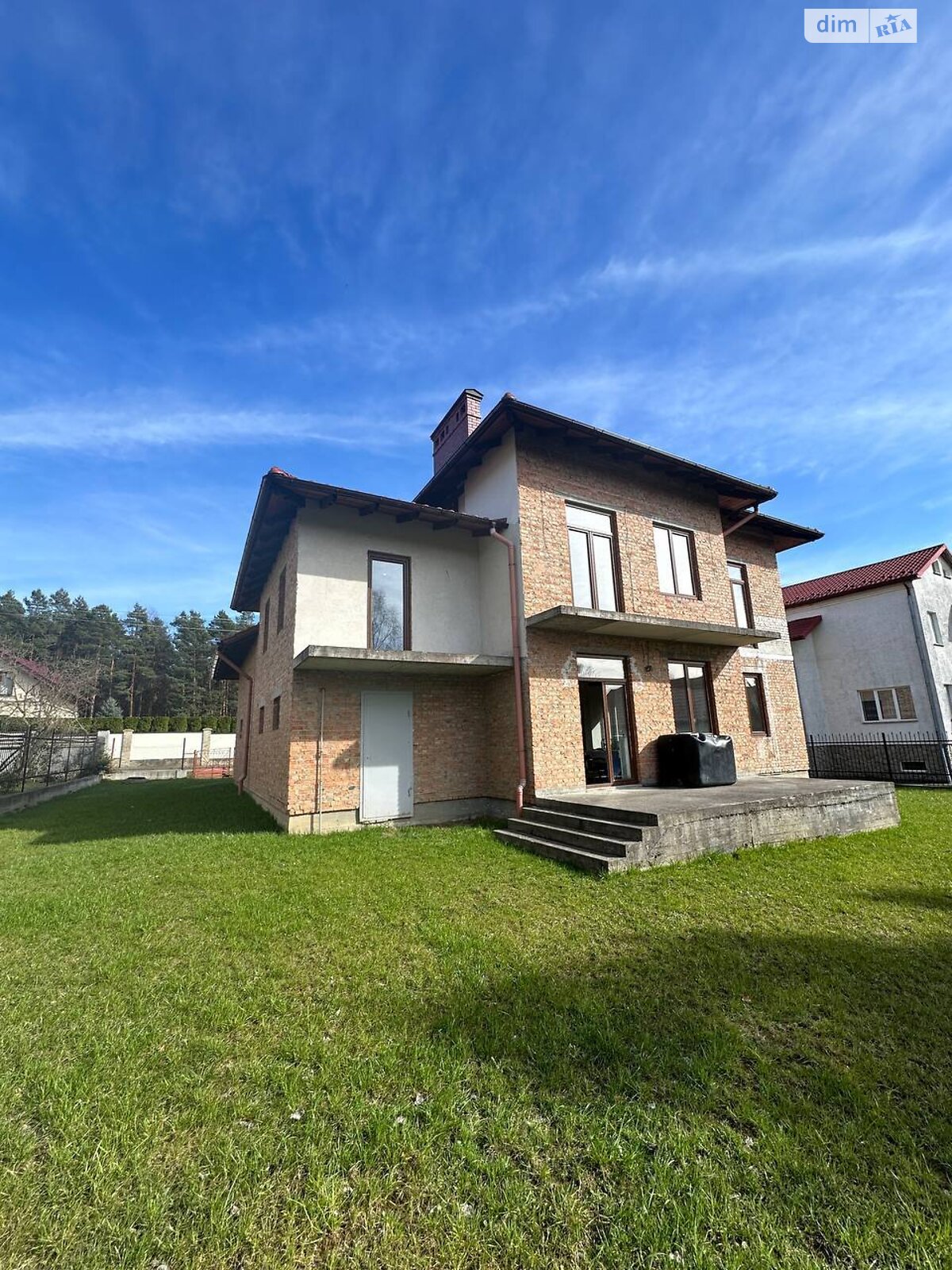 двухэтажный дом, 288.5 кв. м, кирпич. Продажа в Страдче фото 1 двухэтажный дом, 288.5 кв. м, кирпич. Продажа в Страдче фото 1