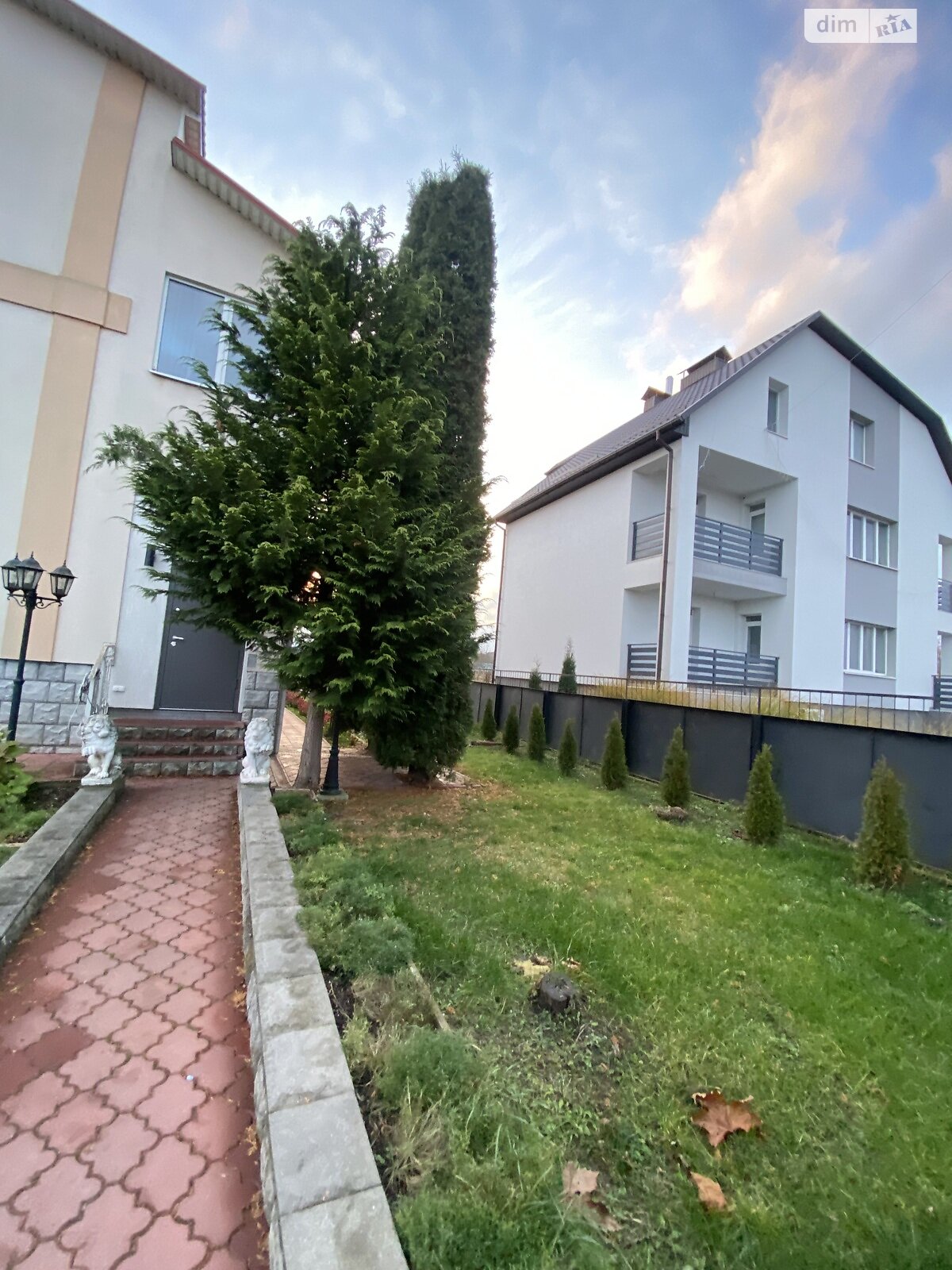 четырехэтажный дом с верандой, 310 кв. м, кирпич. Продажа в Стрижавке фото 1 четырехэтажный дом с верандой, 310 кв. м, кирпич. Продажа в Стрижавке фото 1