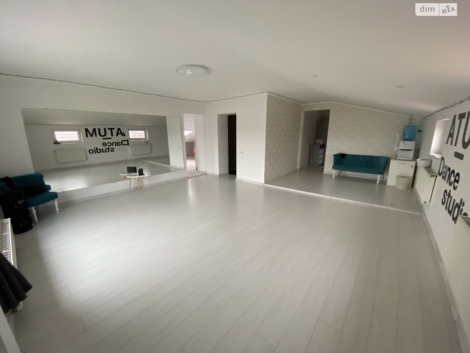 четырехэтажный дом с верандой, 310 кв. м, кирпич. Продажа в Стрижавке фото 1 четырехэтажный дом с верандой, 310 кв. м, кирпич. Продажа в Стрижавке фото 1