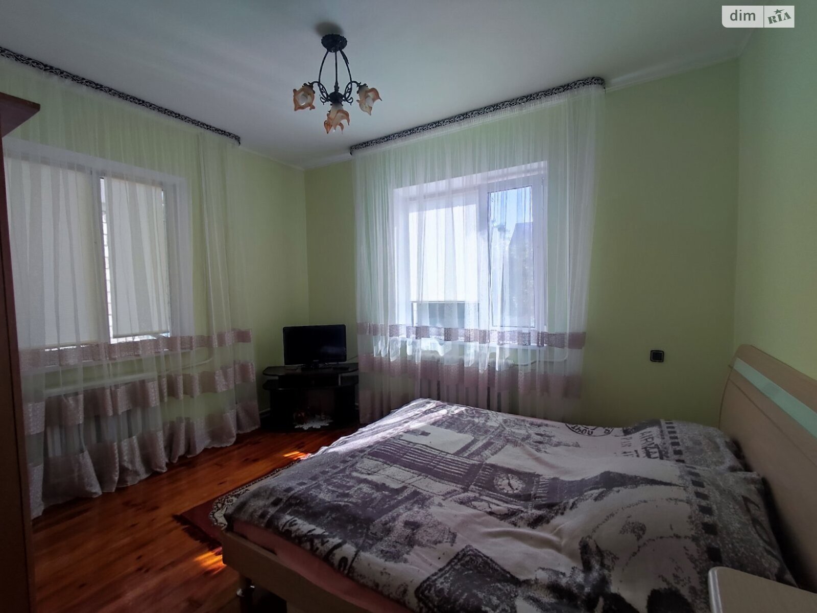 двухэтажный дом с балконом, 276 кв. м, кирпич. Продажа в Стрижавке фото 1 двухэтажный дом с балконом, 276 кв. м, кирпич. Продажа в Стрижавке фото 1