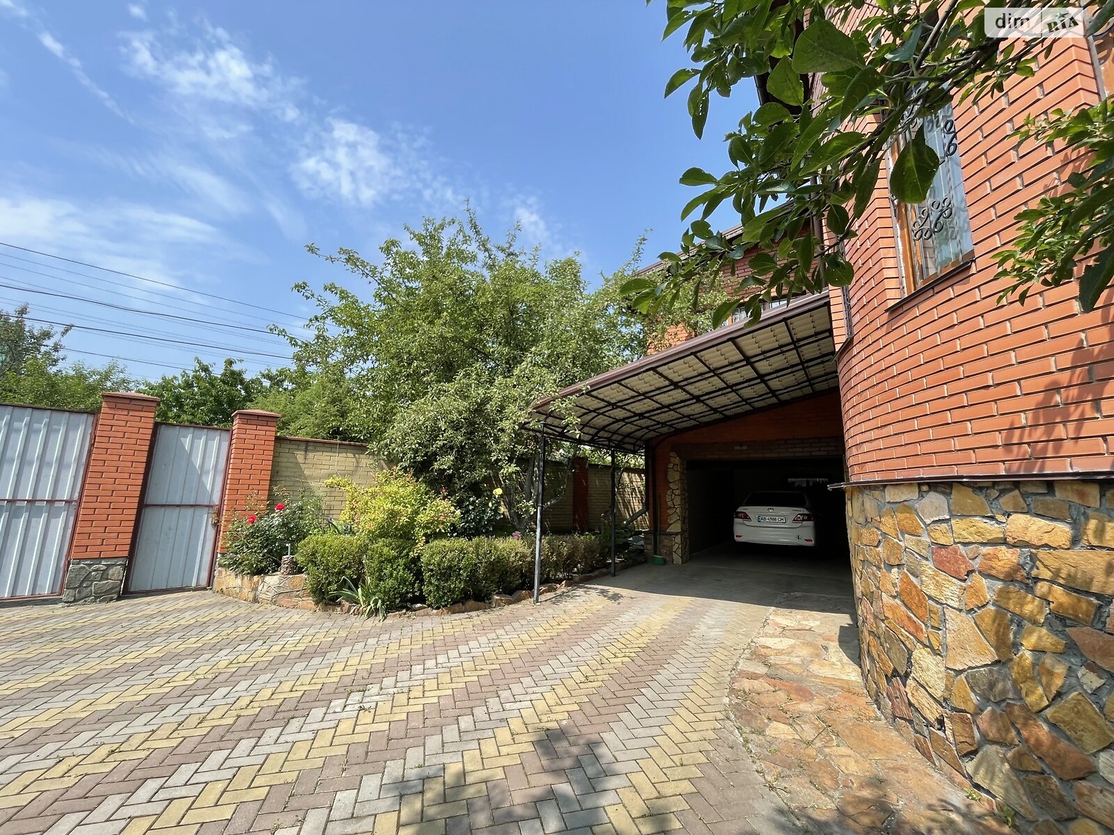 триповерховий будинок бесідка, 389 кв. м, цегла. Продаж у Стрижавці фото 1 триповерховий будинок бесідка, 389 кв. м, цегла. Продаж у Стрижавці фото 1