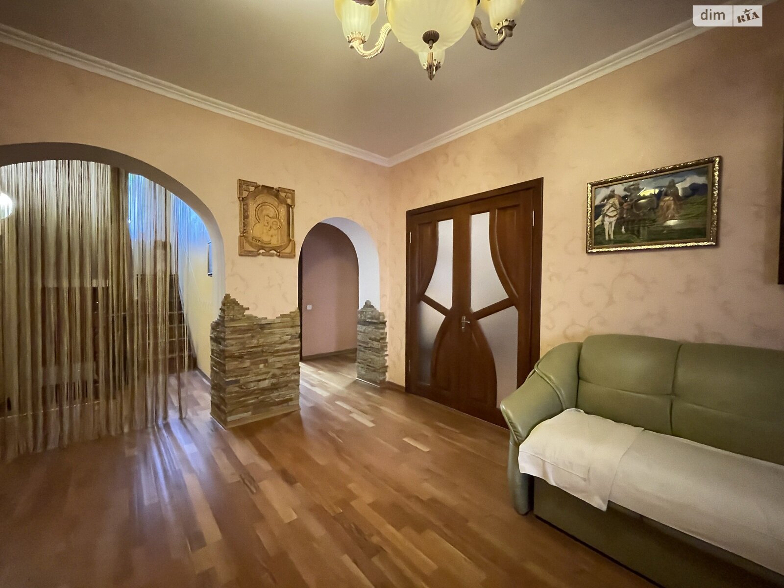триповерховий будинок бесідка, 389 кв. м, цегла. Продаж у Стрижавці фото 1 триповерховий будинок бесідка, 389 кв. м, цегла. Продаж у Стрижавці фото 1