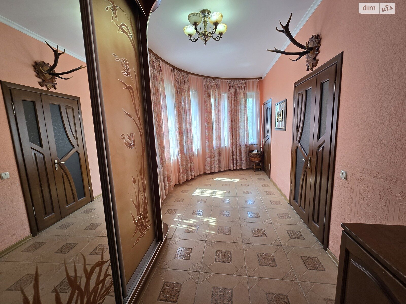 двухэтажный дом с верандой, 389 кв. м, кирпич. Продажа в Стрижавке фото 1 двухэтажный дом с верандой, 389 кв. м, кирпич. Продажа в Стрижавке фото 1