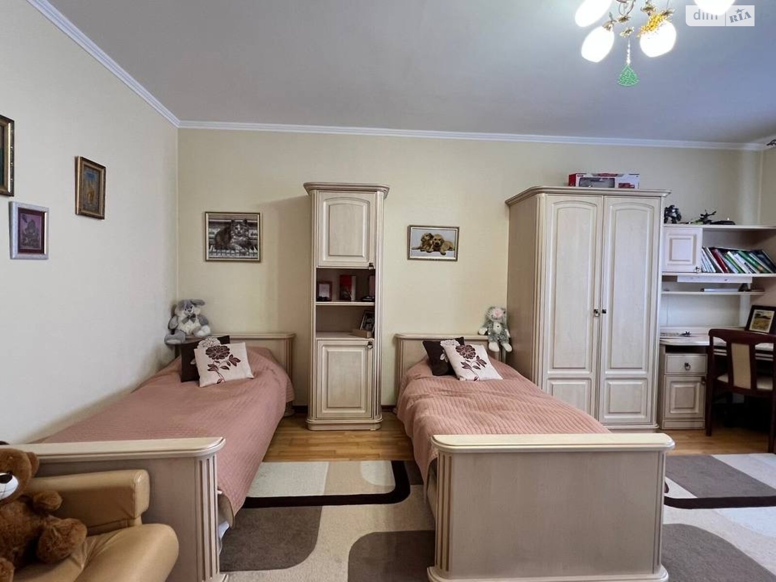 двухэтажный дом, 389 кв. м, кирпич. Продажа в Стрижавке фото 1 двухэтажный дом, 389 кв. м, кирпич. Продажа в Стрижавке фото 1