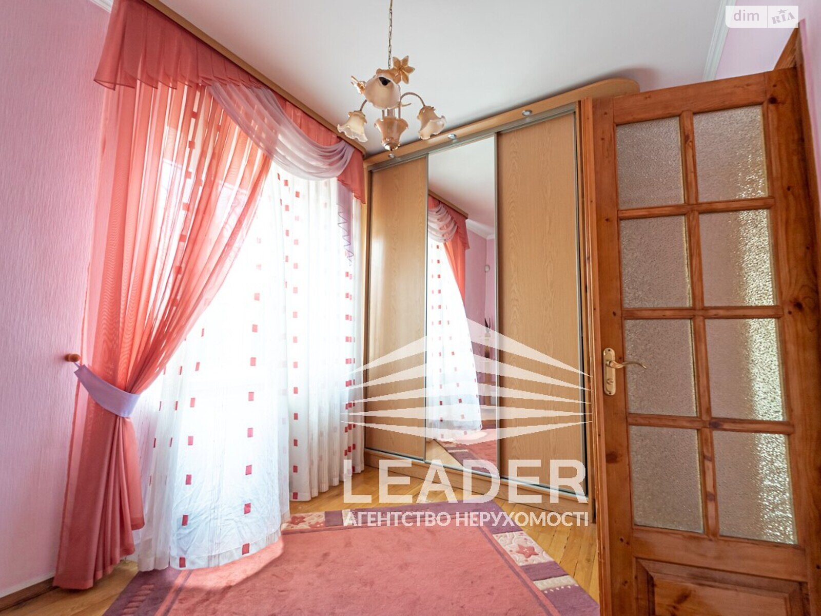 двухэтажный дом веранда, 306 кв. м, кирпич. Продажа в Стрижавке Первой фото 1