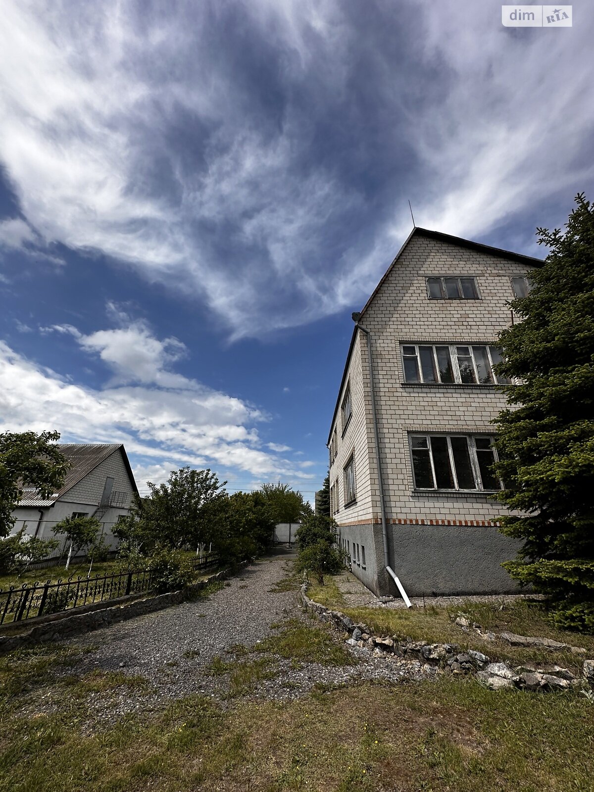 двухэтажный дом с гаражом, 480 кв. м, кирпич. Продажа в Стрижавке фото 1 двухэтажный дом с гаражом, 480 кв. м, кирпич. Продажа в Стрижавке фото 1