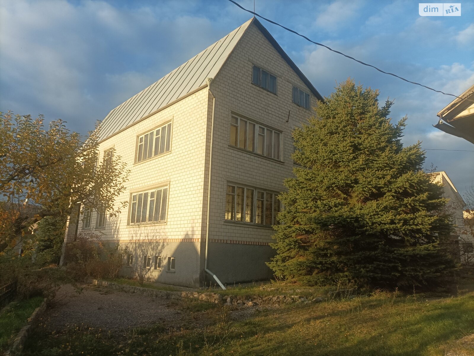 трехэтажный дом с верандой, 480 кв. м, кирпич. Продажа в Стрижавке фото 1 трехэтажный дом с верандой, 480 кв. м, кирпич. Продажа в Стрижавке фото 1