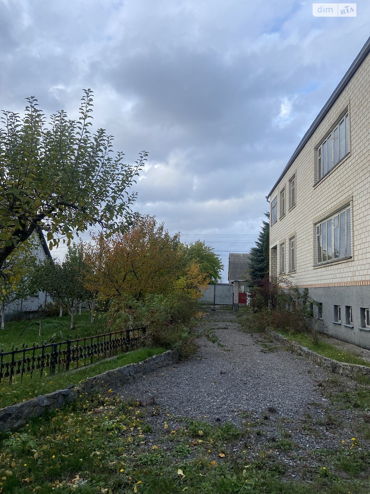 двухэтажный дом с верандой, 437.5 кв. м, кирпич. Продажа в Стрижавке фото 1