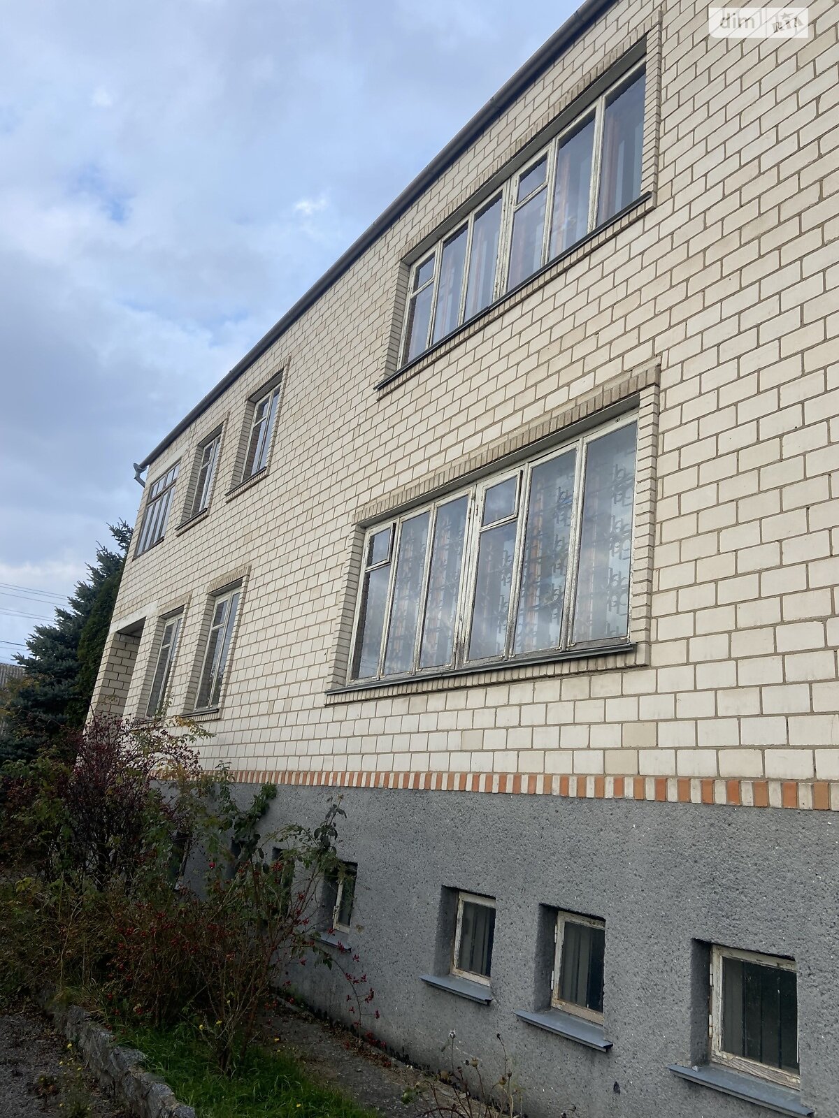 двухэтажный дом с верандой, 437.5 кв. м, кирпич. Продажа в Стрижавке фото 1