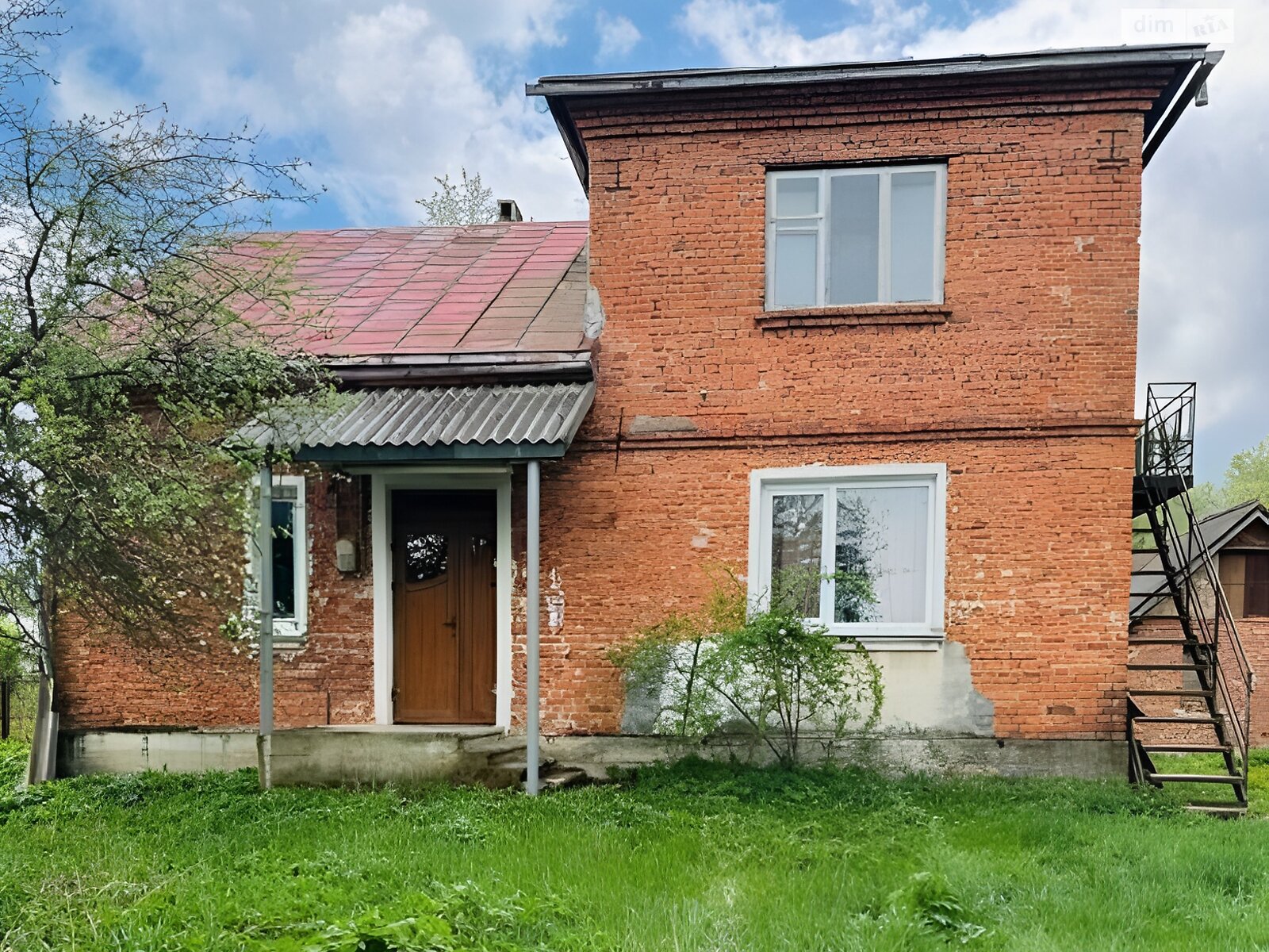 двухэтажный дом с гаражом, 103 кв. м, кирпич. Продажа в Стримбе фото 1 двухэтажный дом с гаражом, 103 кв. м, кирпич. Продажа в Стримбе фото 1