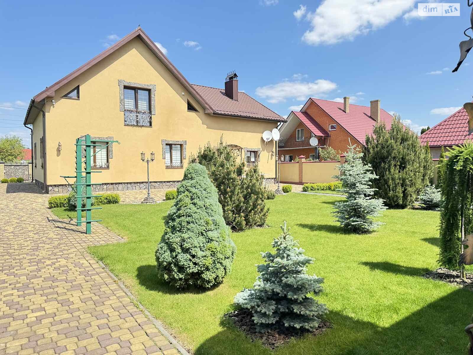 двухэтажный дом с отоплением, 270 кв. м, кирпич. Продажа в Струмовке фото 1 двухэтажный дом с отоплением, 270 кв. м, кирпич. Продажа в Струмовке фото 1