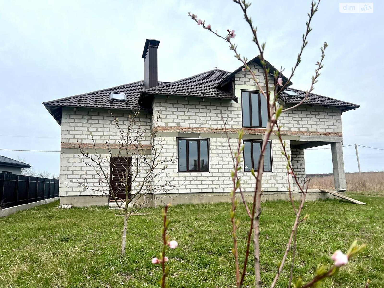 двухэтажный дом с гаражом, 237 кв. м, газобетон. Продажа в Струмовке фото 1 двухэтажный дом с гаражом, 237 кв. м, газобетон. Продажа в Струмовке фото 1
