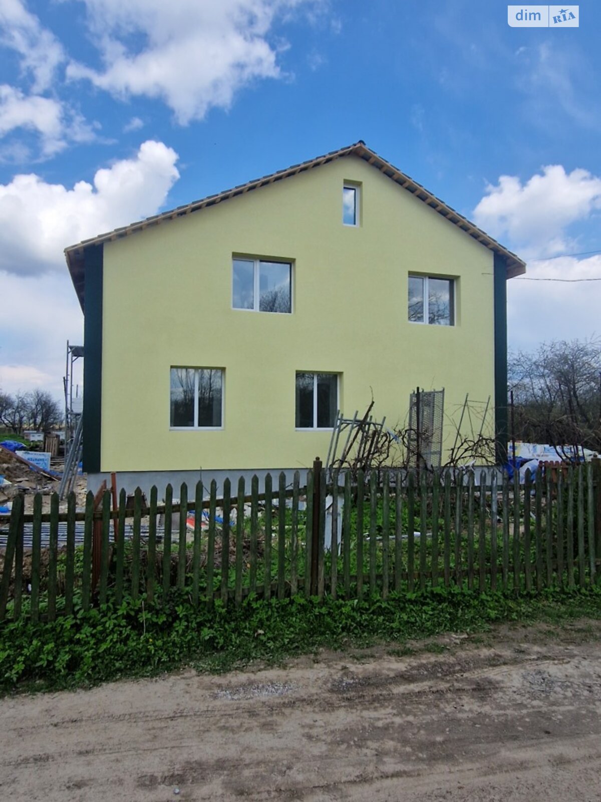 двухэтажный дом с гаражом, 200 кв. м, кирпич силикатный. Продажа в Стуфчинцах фото 1