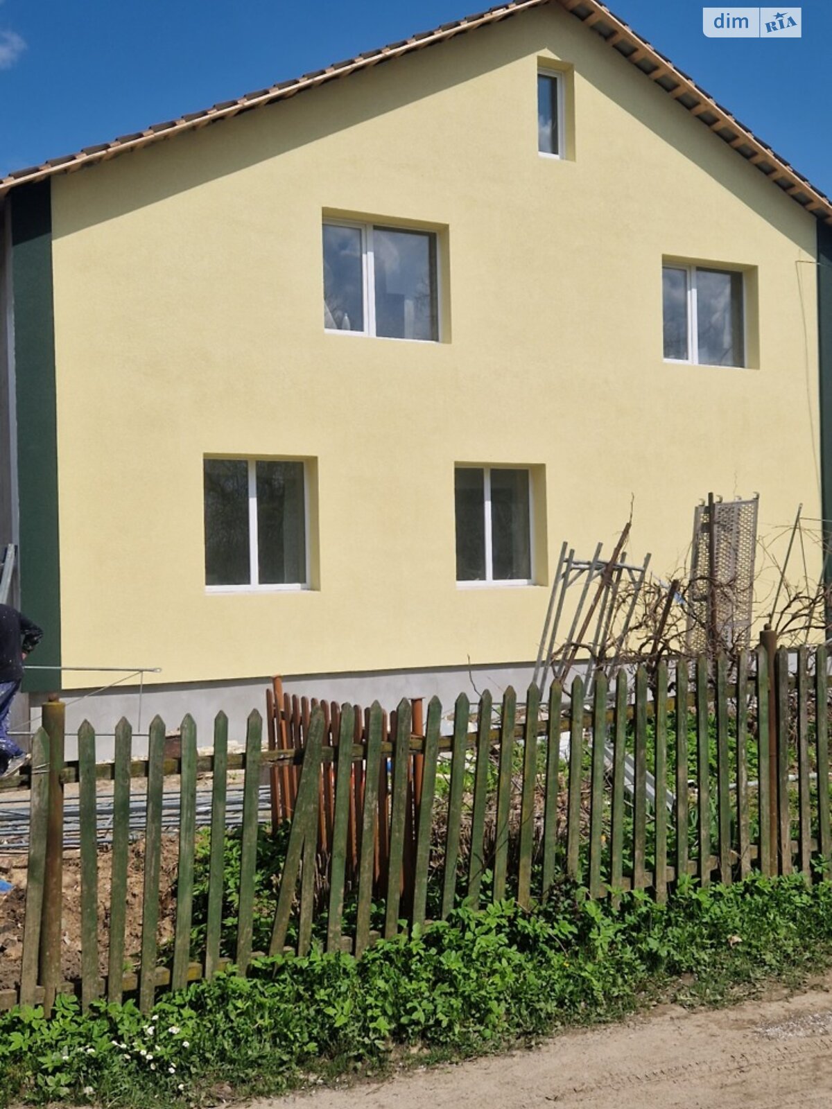 двухэтажный дом с гаражом, 200 кв. м, кирпич силикатный. Продажа в Стуфчинцах фото 1