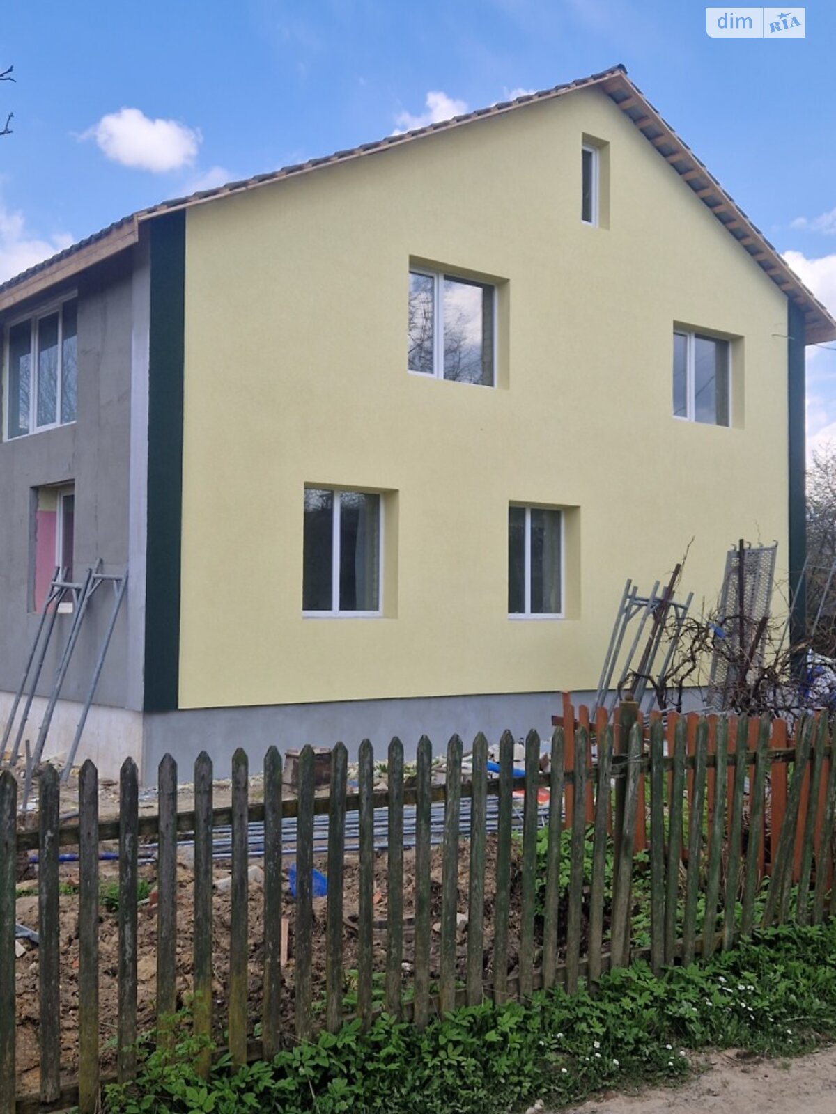 двухэтажный дом с гаражом, 200 кв. м, кирпич силикатный. Продажа в Стуфчинцах фото 1