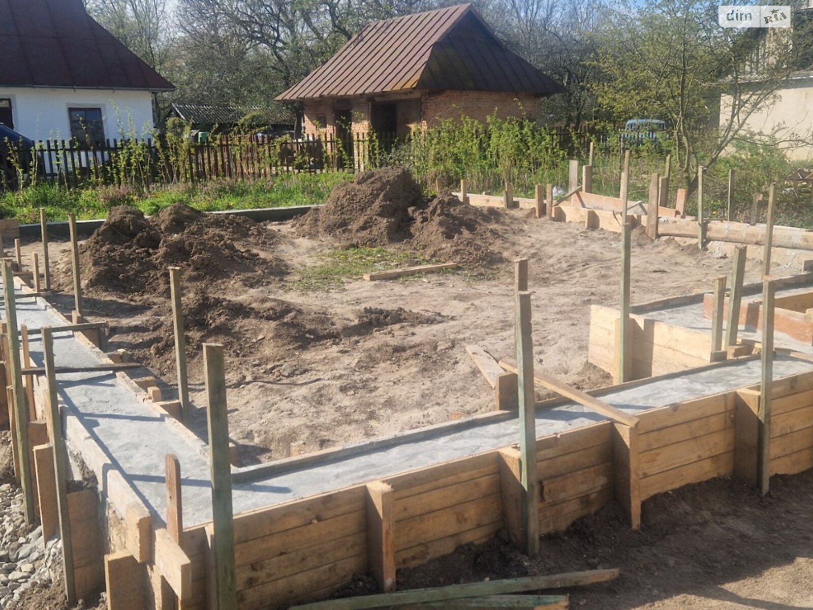 двухэтажный дом с гаражом, 200 кв. м, кирпич силикатный. Продажа в Стуфчинцах фото 1