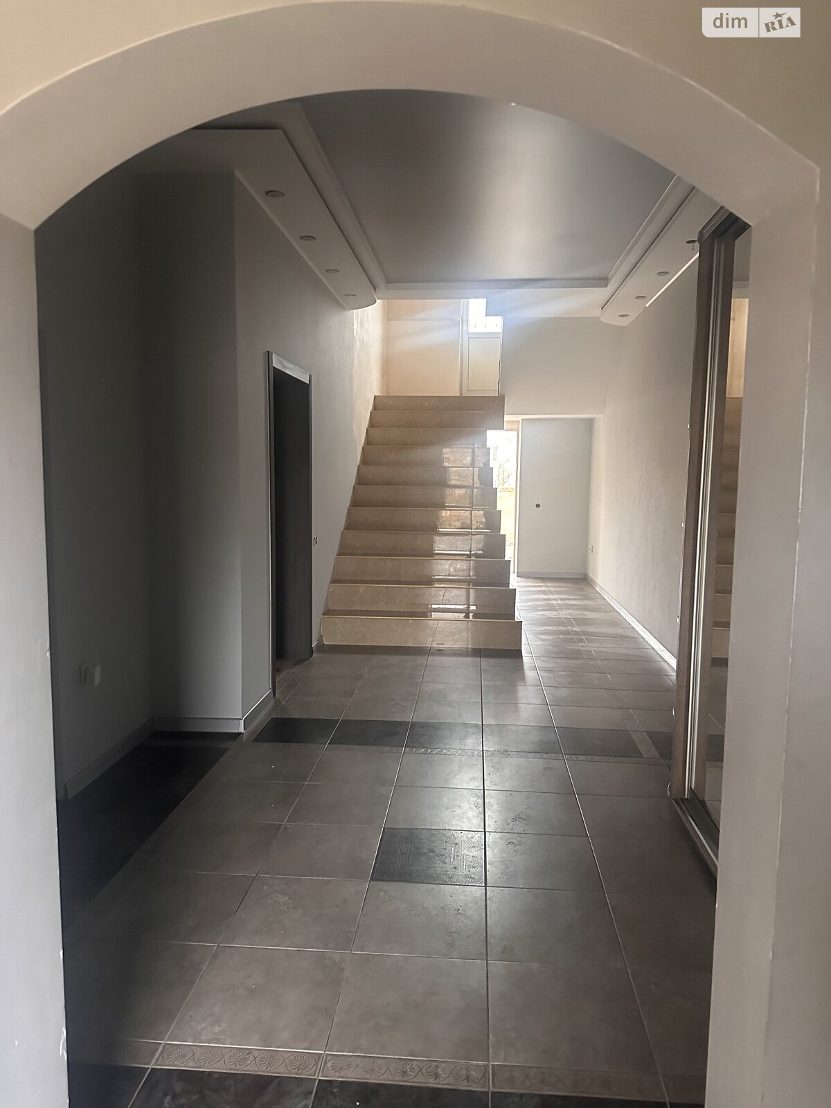 двухэтажный дом с верандой, 360 кв. м, ракушечник (ракушняк). Продажа в Сухом Лимане фото 1