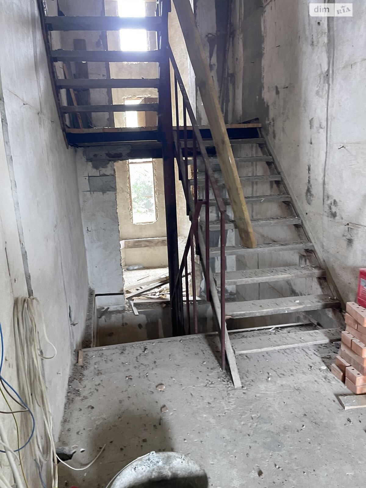 триповерховий будинок з гаражем, 250 кв. м, піноблок. Продаж у Сухому Лимані фото 1 триповерховий будинок з гаражем, 250 кв. м, піноблок. Продаж у Сухому Лимані фото 1