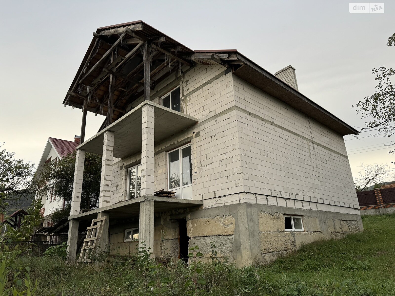 двоповерховий будинок, 238 кв. м, піноблок. Продаж у Сускове фото 1 двоповерховий будинок, 238 кв. м, піноблок. Продаж у Сускове фото 1