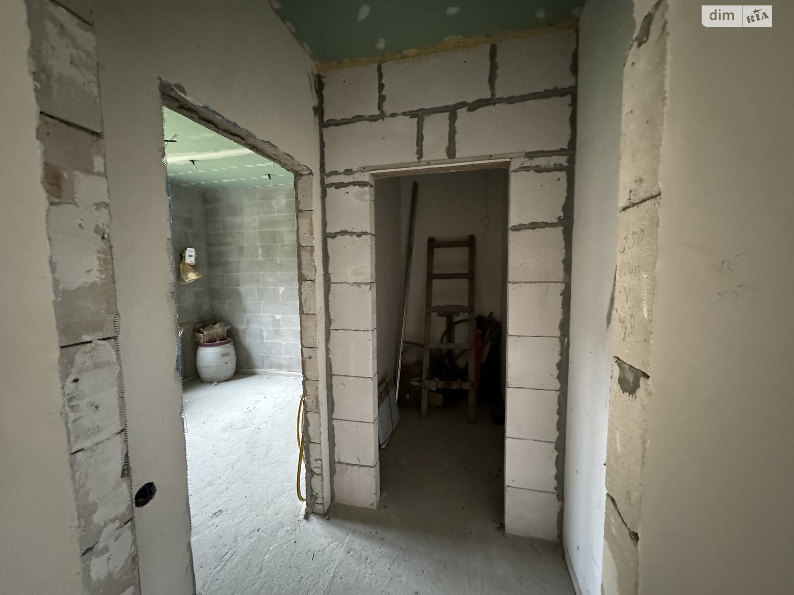 двоповерховий будинок, 238 кв. м, піноблок. Продаж у Сускове фото 1 двоповерховий будинок, 238 кв. м, піноблок. Продаж у Сускове фото 1