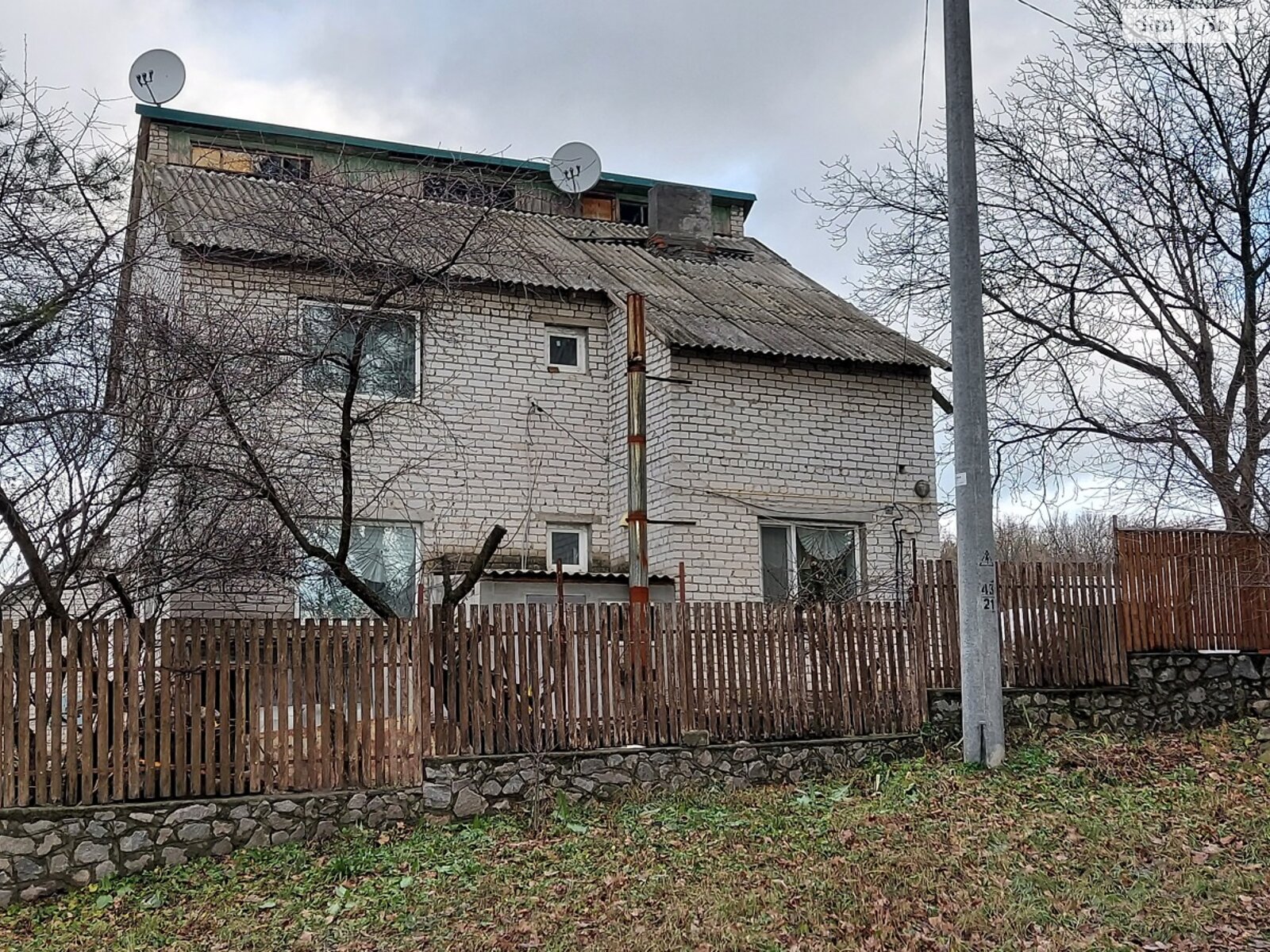 трехэтажный дом с гаражом, 150 кв. м, кирпич. Продажа в Светловодске район Светловодск фото 1