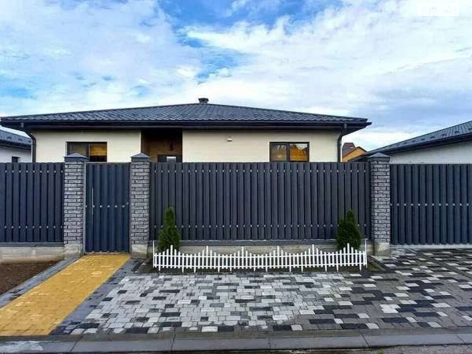 одноэтажный дом с ремонтом, 133 кв. м, кирпич. Продажа в Святопетровское фото 1 одноэтажный дом с ремонтом, 133 кв. м, кирпич. Продажа в Святопетровское фото 1