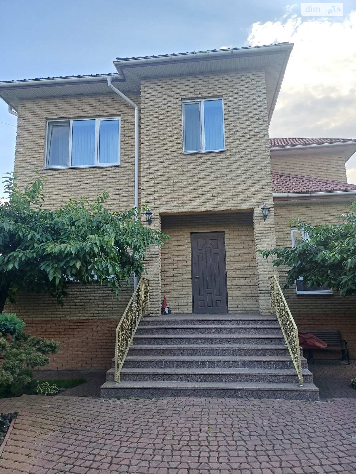 двухэтажный дом с ремонтом, 290 кв. м, кирпич. Продажа в Святопетровское фото 1 двухэтажный дом с ремонтом, 290 кв. м, кирпич. Продажа в Святопетровское фото 1