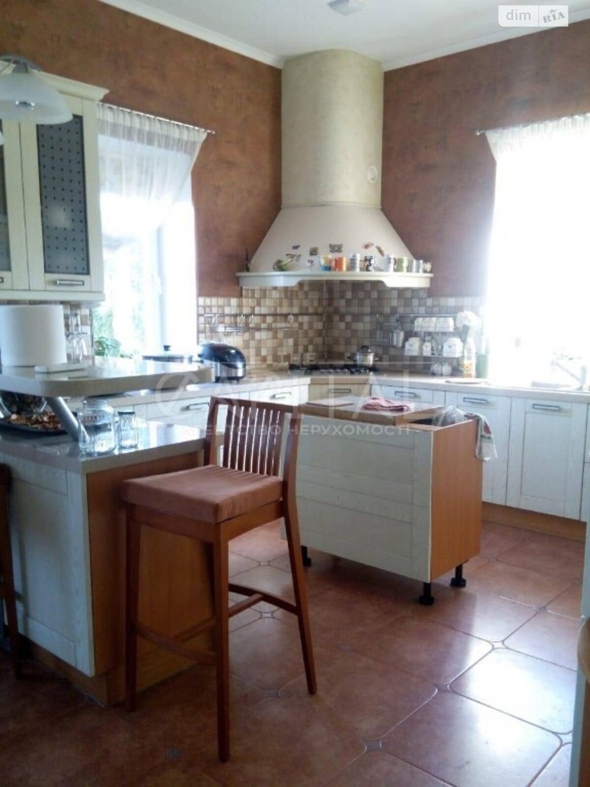 трехэтажный дом, 526 кв. м, кирпич. Продажа в Святопетровское фото 1 трехэтажный дом, 526 кв. м, кирпич. Продажа в Святопетровское фото 1