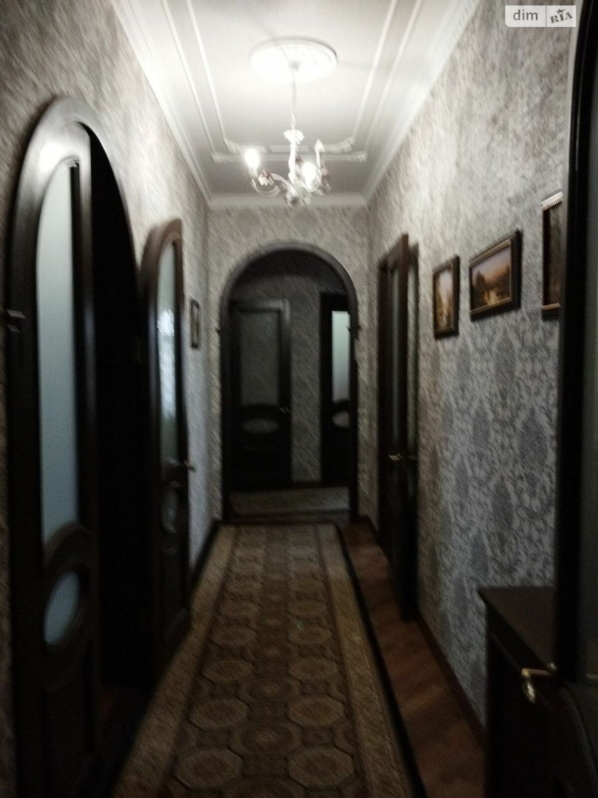 трехэтажный дом с гаражом, 305 кв. м, кирпич. Продажа в Святопетровское фото 1