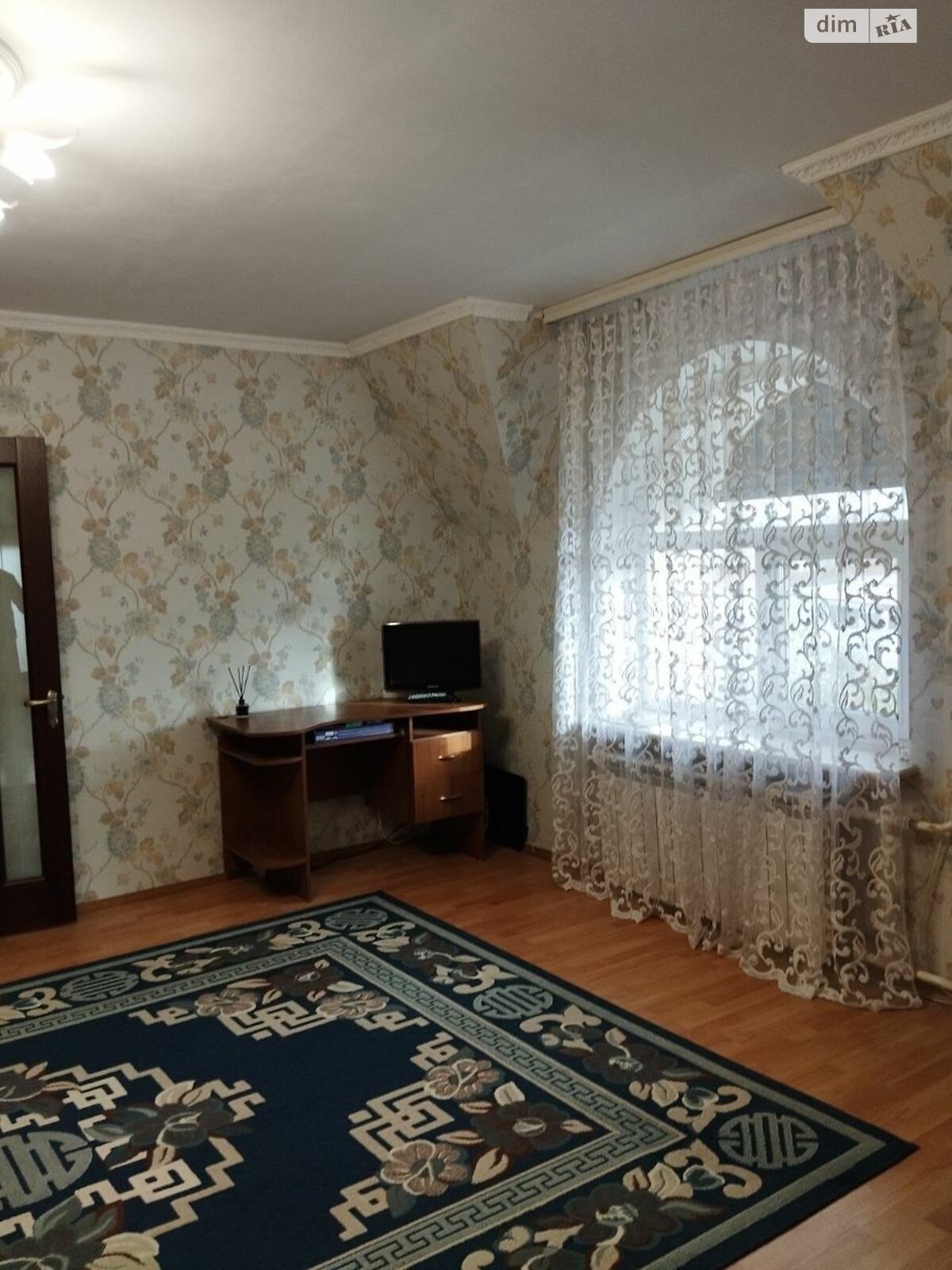 трехэтажный дом с гаражом, 305 кв. м, кирпич. Продажа в Святопетровское фото 1