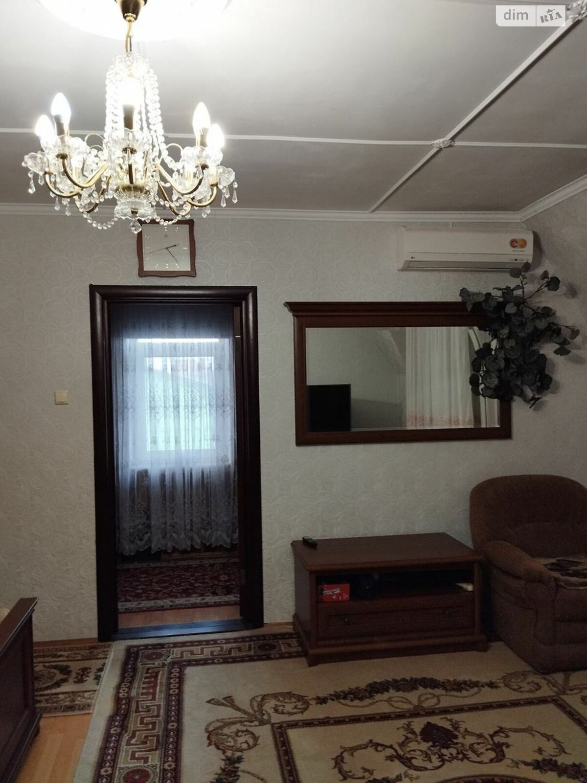 трехэтажный дом с гаражом, 305 кв. м, кирпич. Продажа в Святопетровское фото 1
