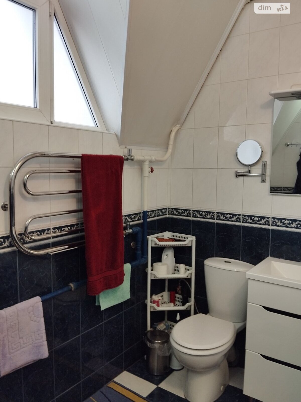 трехэтажный дом с гаражом, 305 кв. м, кирпич. Продажа в Святопетровское фото 1
