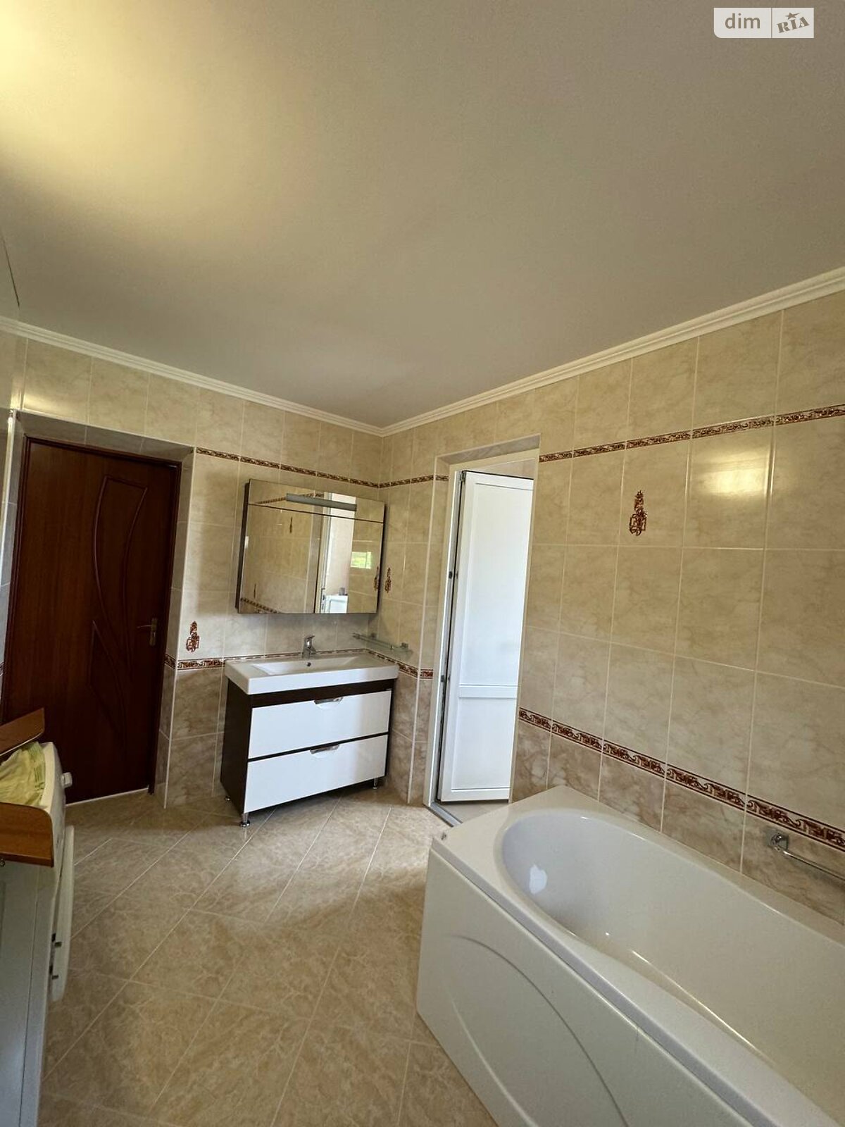 двухэтажный дом с верандой, 231.6 кв. м, керамический кирпич. Продажа в Таирово район Совиньон фото 1 двухэтажный дом с верандой, 231.6 кв. м, керамический кирпич. Продажа в Таирово район Совиньон фото 1