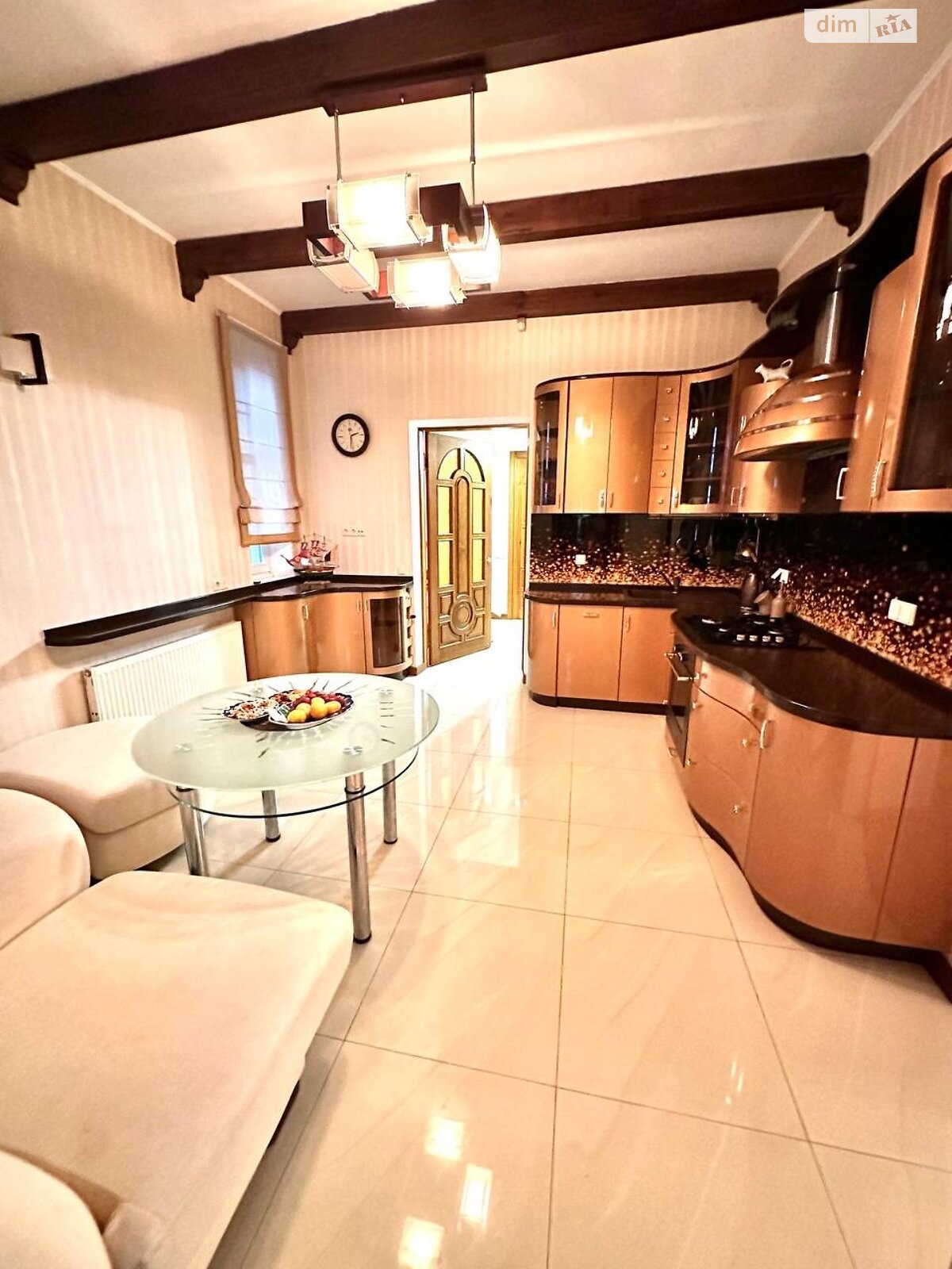 двоповерховий будинок з гаражем, 370.7 кв. м, цегла. Продаж у Тарасівці фото 1 двоповерховий будинок з гаражем, 370.7 кв. м, цегла. Продаж у Тарасівці фото 1