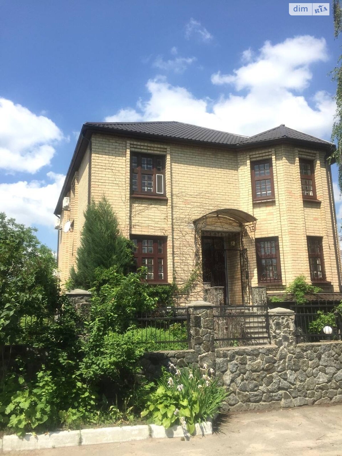 двоповерховий будинок з гаражем, 370.7 кв. м, цегла. Продаж у Тарасівці фото 1 двоповерховий будинок з гаражем, 370.7 кв. м, цегла. Продаж у Тарасівці фото 1