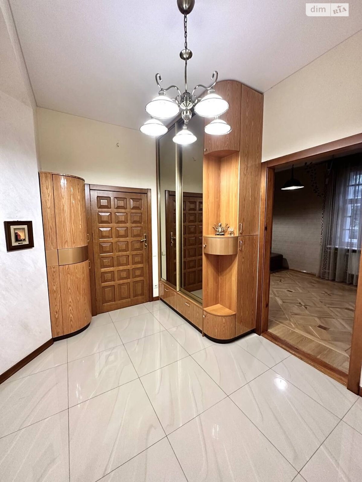 двоповерховий будинок з гаражем, 370.7 кв. м, цегла. Продаж у Тарасівці фото 1 двоповерховий будинок з гаражем, 370.7 кв. м, цегла. Продаж у Тарасівці фото 1
