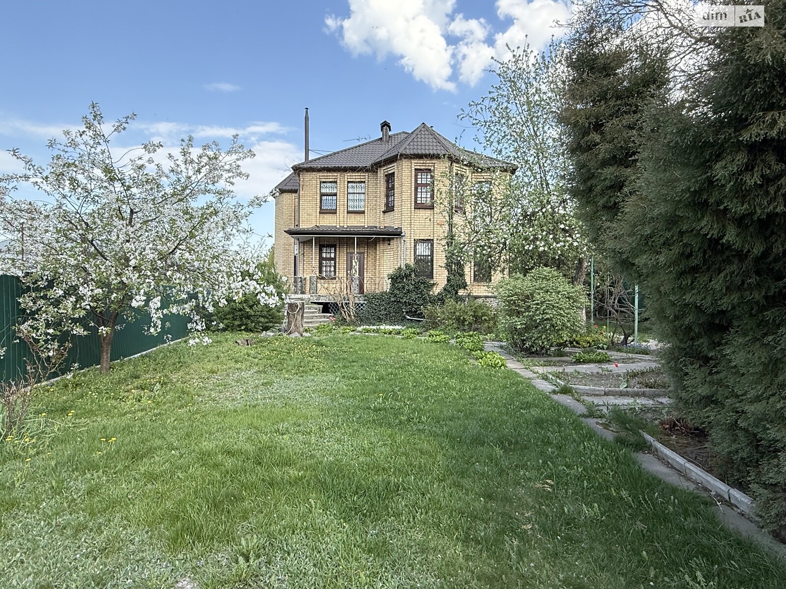 двоповерховий будинок з гаражем, 370.7 кв. м, цегла. Продаж у Тарасівці фото 1 двоповерховий будинок з гаражем, 370.7 кв. м, цегла. Продаж у Тарасівці фото 1