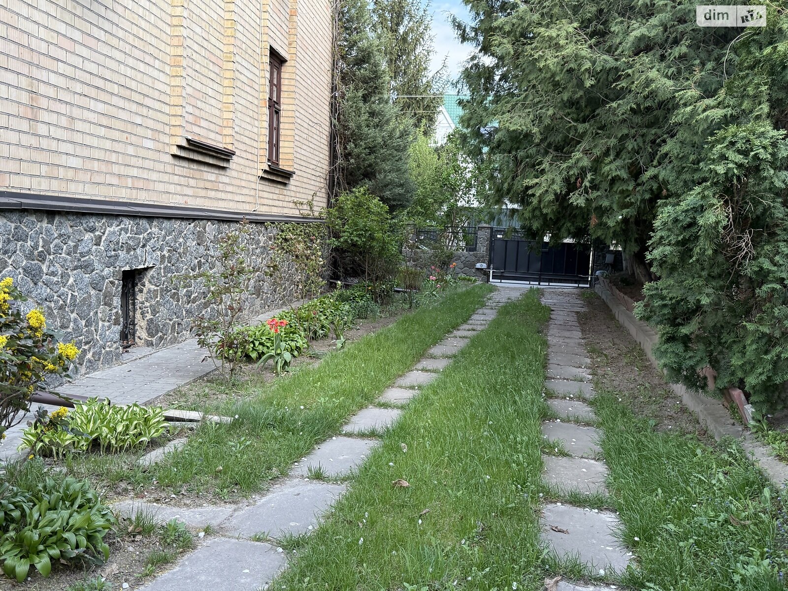 двоповерховий будинок з гаражем, 370.7 кв. м, цегла. Продаж у Тарасівці фото 1 двоповерховий будинок з гаражем, 370.7 кв. м, цегла. Продаж у Тарасівці фото 1