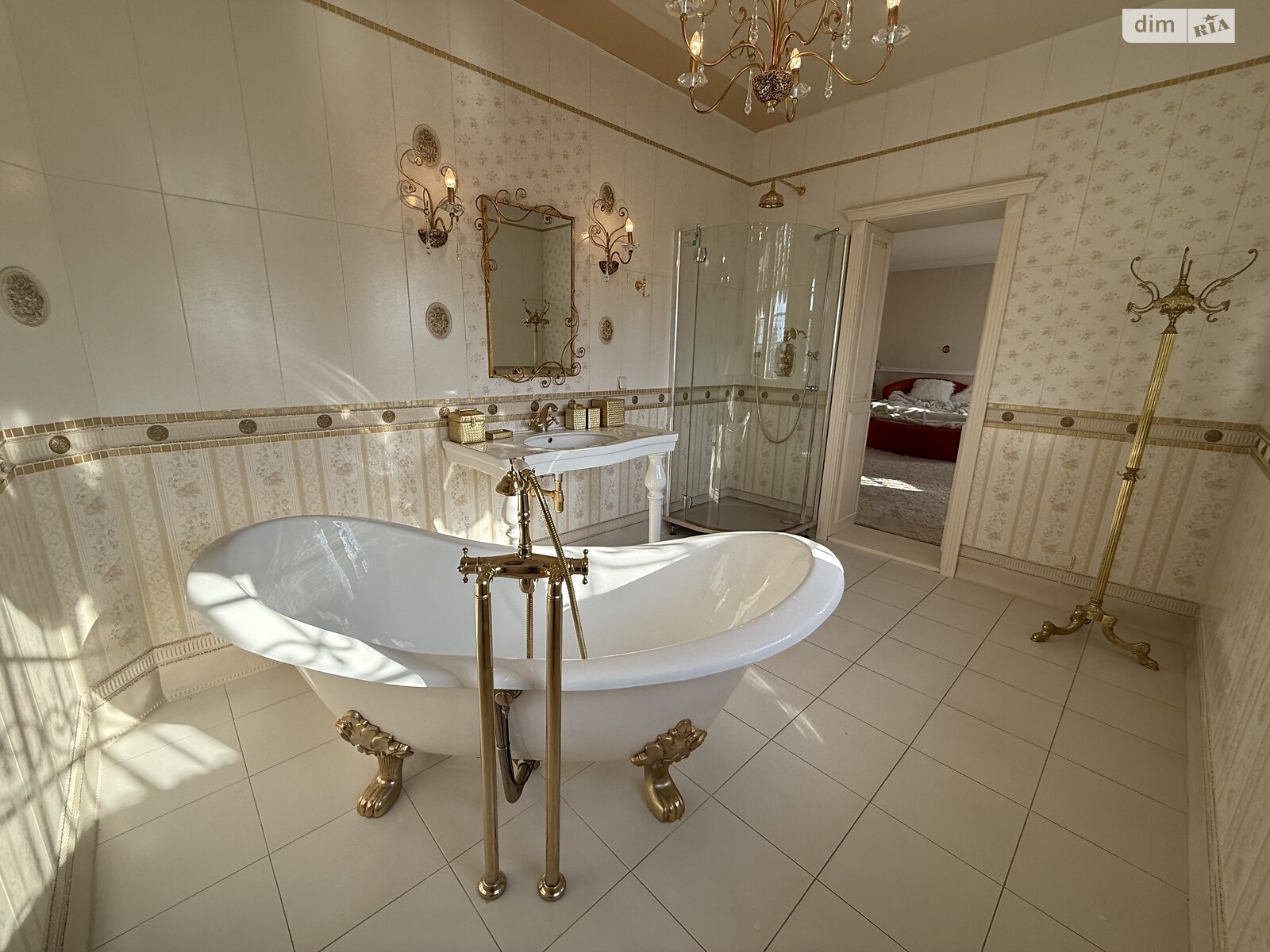 двоповерховий будинок з гаражем, 370.7 кв. м, цегла. Продаж у Тарасівці фото 1 двоповерховий будинок з гаражем, 370.7 кв. м, цегла. Продаж у Тарасівці фото 1