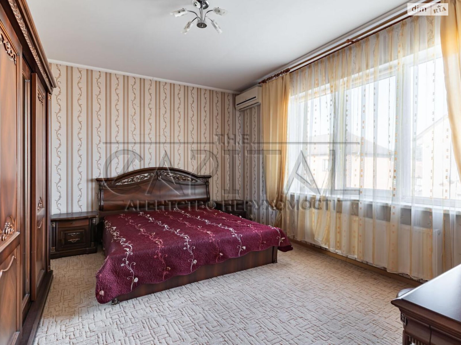 трехэтажный дом с гаражом, 301.1 кв. м, кирпич. Продажа в Тарасовке фото 1