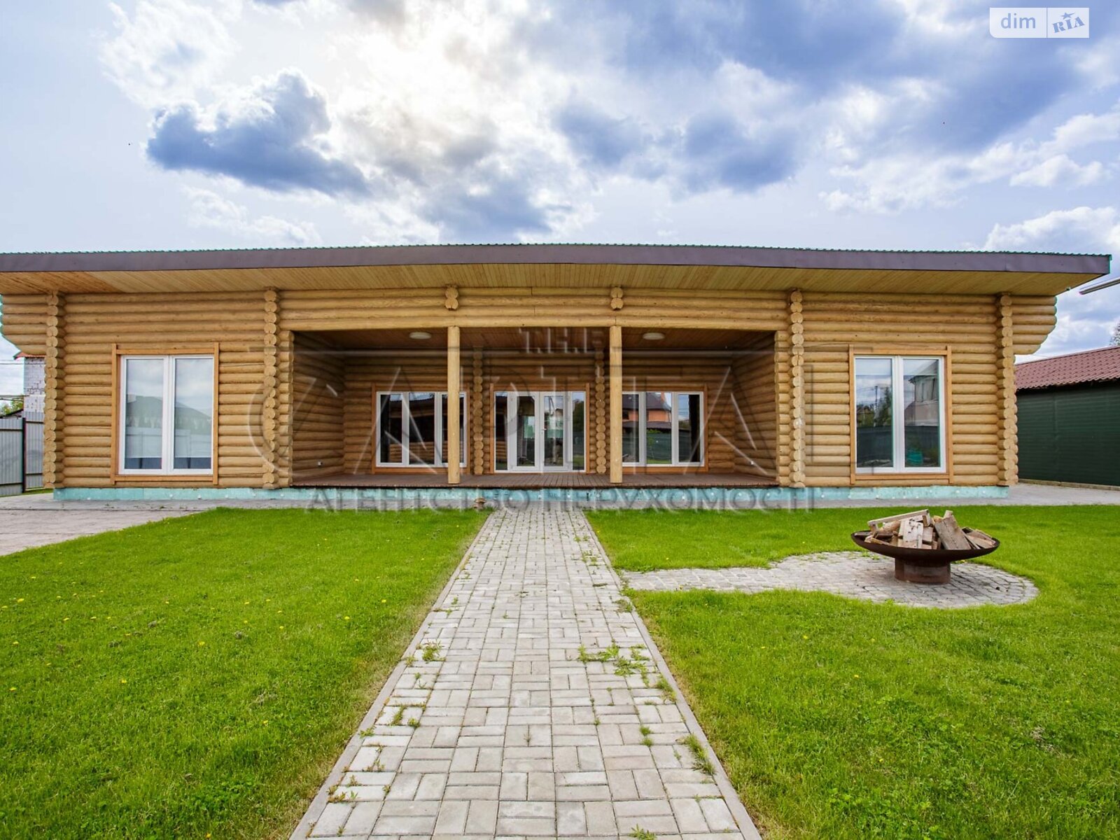 одноэтажный дом с гаражом, 123 кв. м, кирпич. Продажа в Тарасовке фото 1 одноэтажный дом с гаражом, 123 кв. м, кирпич. Продажа в Тарасовке фото 1