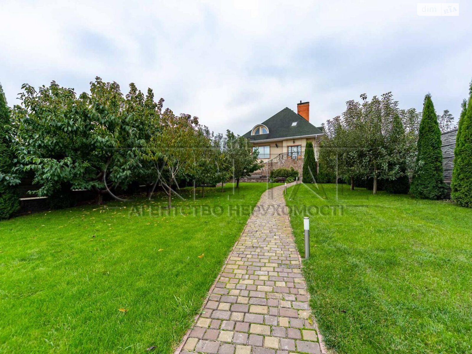 двоповерховий будинок з верандою, 300 кв. м, цегла. Продаж у Тарасівці фото 1 двоповерховий будинок з верандою, 300 кв. м, цегла. Продаж у Тарасівці фото 1